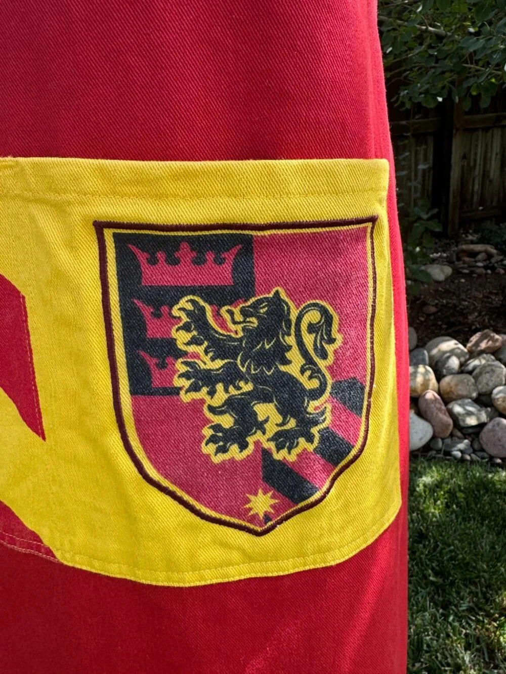 HARRY POTTER x Williams Sonoma Gryffindor Adult Apron